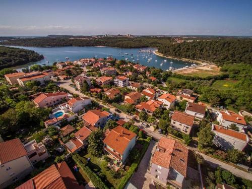 Apartment 4211-1 For 5 People In Banjole