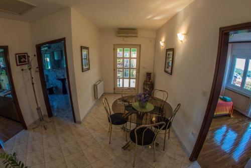 Apartment 4211-1 For 5 People In Banjole