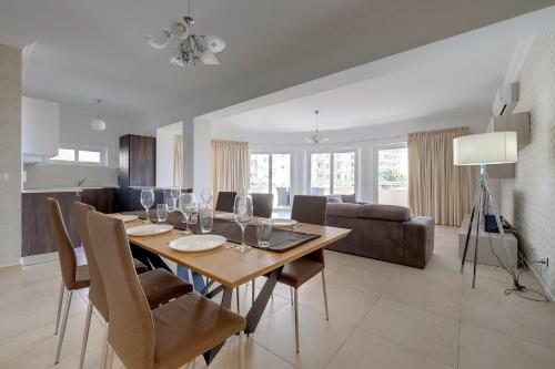 Seafront Lux Apart Inc Pool, Upmarket Area