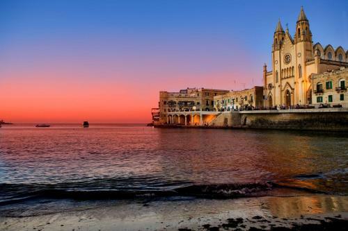 Seafront Lux Apart Inc Pool, Upmarket Area