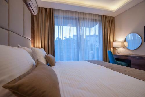 Hotel Twelve By Aycon