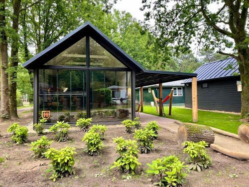 Nieuwe Tiny Lodges En Chalets Op Chaletpark Kempenbos