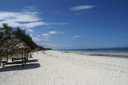 Bed & Breakfast Pwani Beach Hotel & Apartments