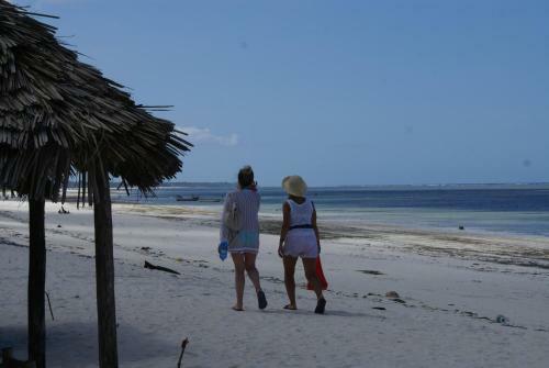 Bed & Breakfast Pwani Beach Hotel & Apartments
