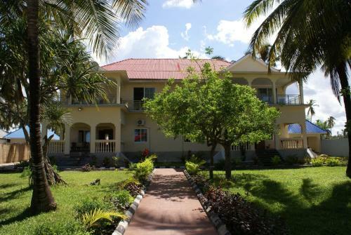 Bed & Breakfast Pwani Beach Hotel & Apartments