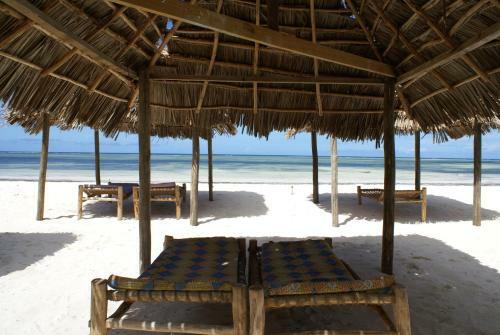Bed & Breakfast Pwani Beach Hotel & Apartments