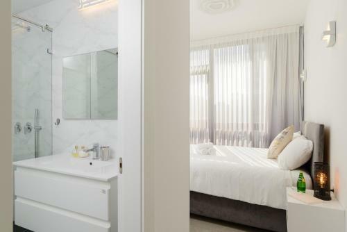 Beach Apartment Prime Location Terrace & Sea View