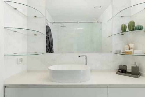 Beach Apartment Prime Location Terrace & Sea View