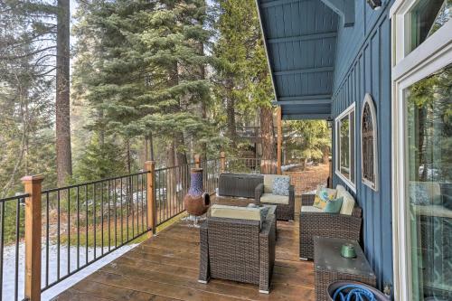 Lake Almanor Cabin With Deck, Less Than Half Mile To Beach!