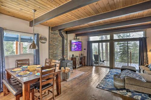 Lake Almanor Cabin With Deck, Less Than Half Mile To Beach!