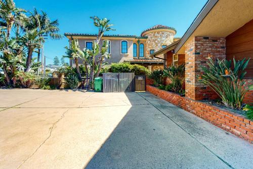 2489 Ocean Street Main