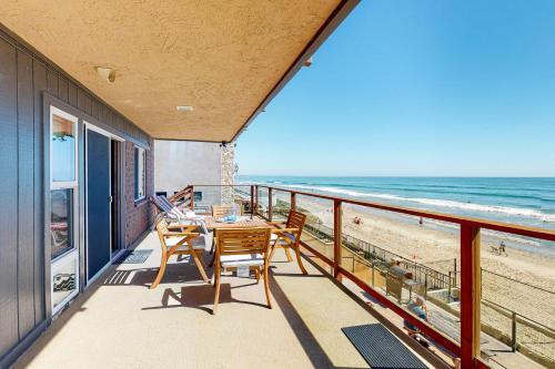 2489 Ocean Street Main