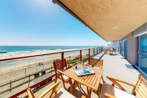 2489 Ocean Street Main