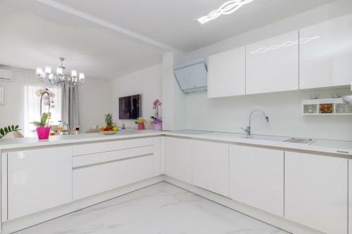 Deluxe Apartment In Casa Aurelia