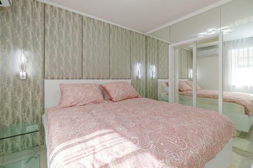Deluxe Apartment In Casa Aurelia