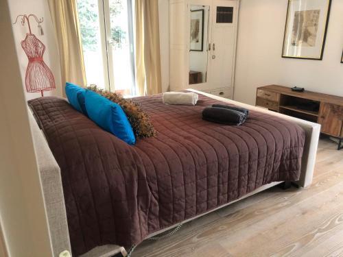 Remarkable 4-bed Villa In Bellano