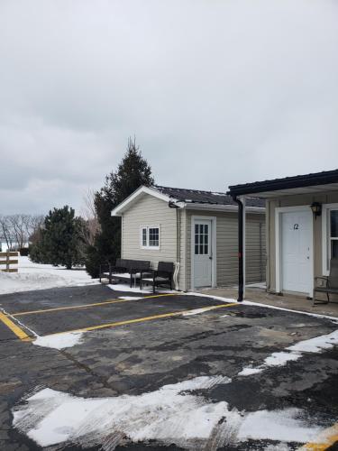 Lakeview Motel