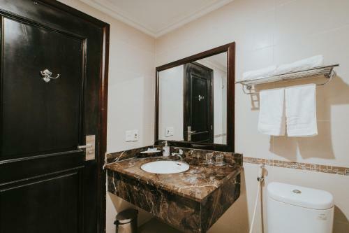 White Palace Thai Binh Hotel