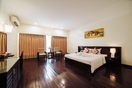 White Palace Thai Binh Hotel