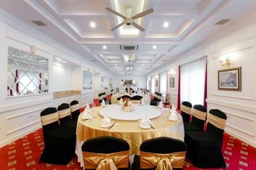 White Palace Thai Binh Hotel
