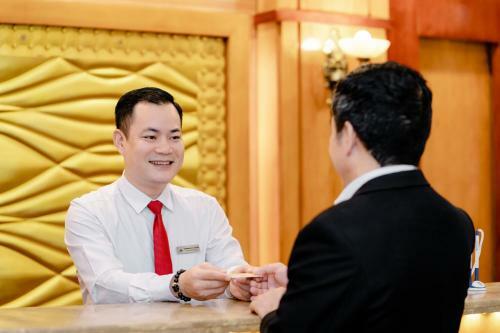 White Palace Thai Binh Hotel