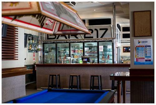 Hotel Hurley's Bar & Bistro