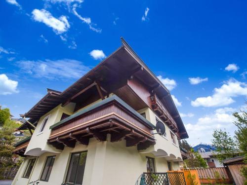 Beautiful Apartment In Kitzbuhel With A Garden