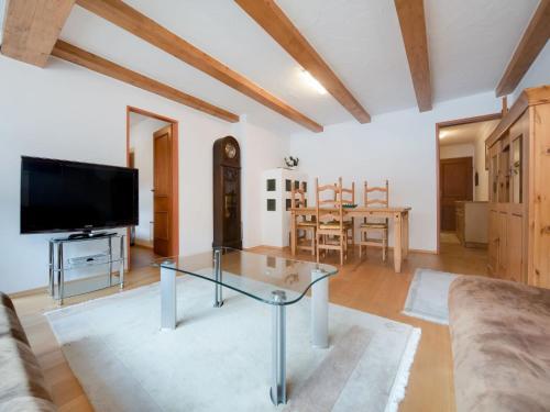 Beautiful Apartment In Kitzbuhel With A Garden