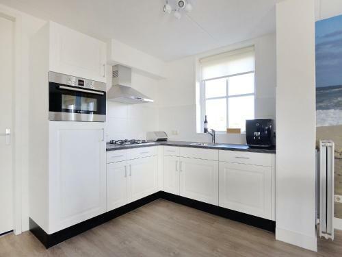 Holiday Home De Witte Raaf-2