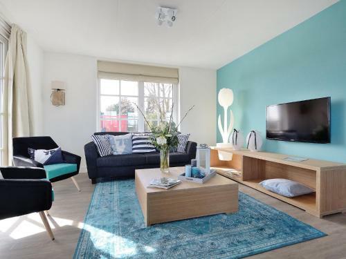 Holiday Home De Witte Raaf-2
