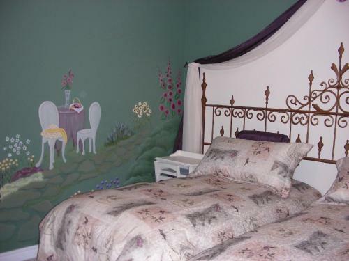 Golden Pathways Retreat B&B