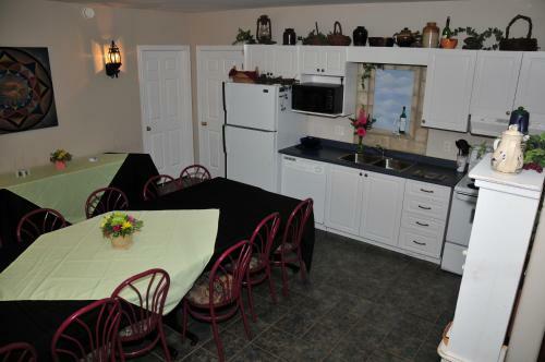 Golden Pathways Retreat B&B