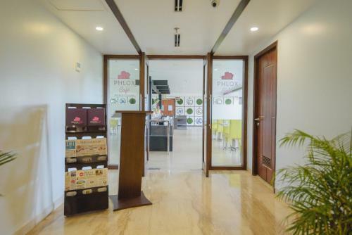 Phlox Hotel Hubli