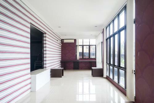 Oyo 1411 Djakarta Hotel Syariah