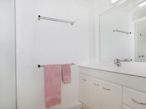 Maui 6 - Two Bedroom Apartment On Parkyn Parade