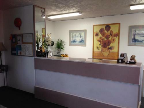 Plains Motor Inn
