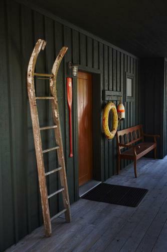 Middle Beach Lodge