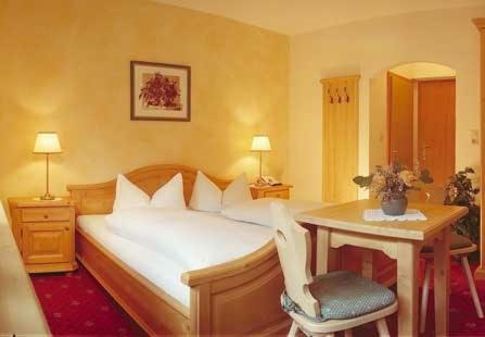 Hotel Pension Almrausch