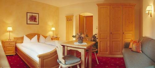 Hotel Pension Almrausch