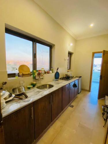 Hostal Margalla Meridian