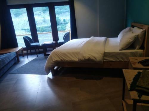 Hotel River Kunhar Lodges