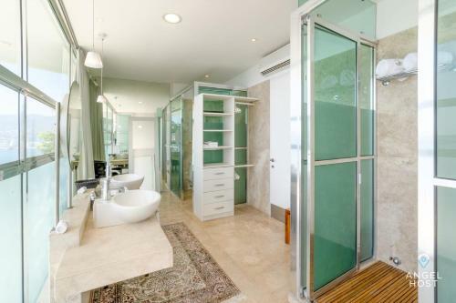 Villa Opulent Casa Utopia With 290 Degrees Jaw-dropping Ocean Views