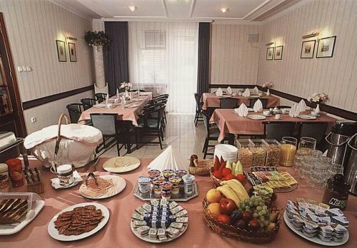 Apollo Hotel