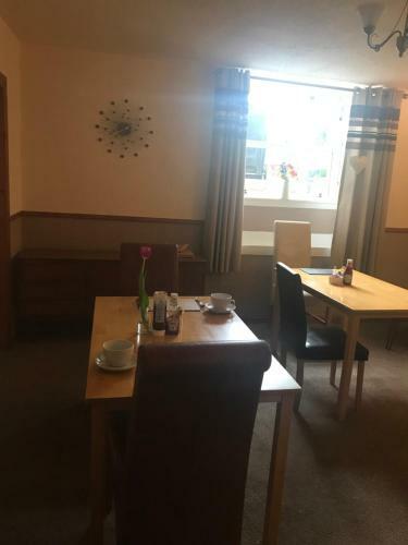 Hostal Roselodge Guest House