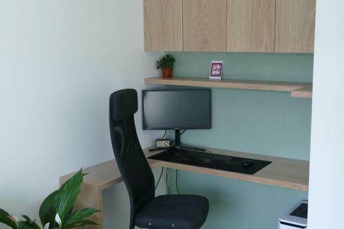 10. Floor Apartment Near City Center