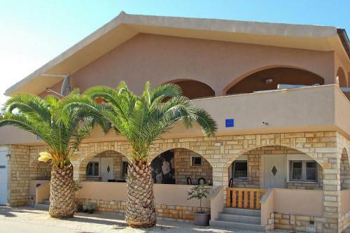Apartment In Vir Near The Beach