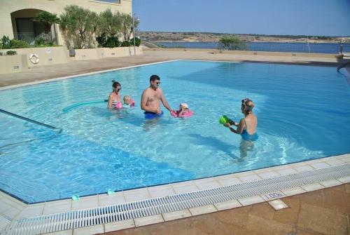 Spacious Luxurious Apartment With Seaview