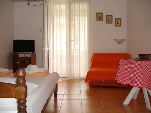 Apartments At Two Sisters