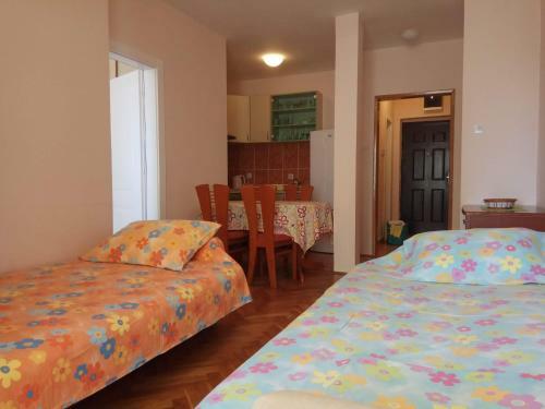 Apartments At Two Sisters