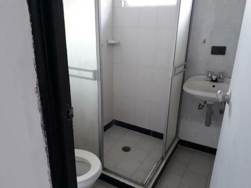 Casa de Dos Pisos Al Sur de Cali - Parqueadero Privado